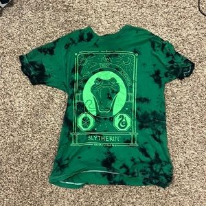 Green Hot topic Slytherin Tshirt Harry Potter